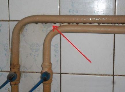 Condensat pe țevi în baie de ce se formează pe conductele de apă rece, cum să curățați, să evitați,