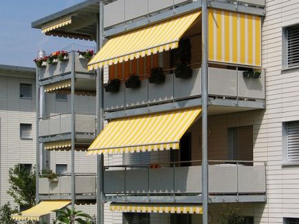 Козирок на балкон - характеристики, види з полікарбонату для балкона останнього поверху, як зробити
