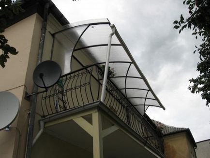 Vizor pe balcon - caracteristici, tipuri de policarbonat pentru balconul ultimului etaj, cum se face