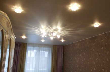 Candelabre în dormitor până la tavanul stretch care sursele de lumină pentru a utiliza