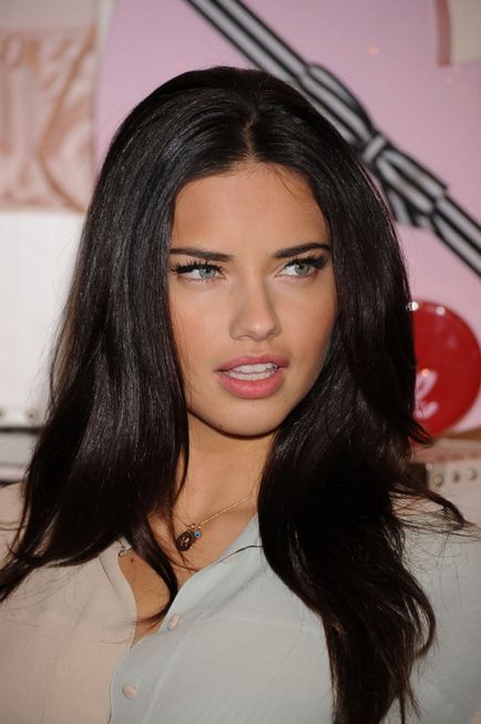 Machiajul Adriana Lima