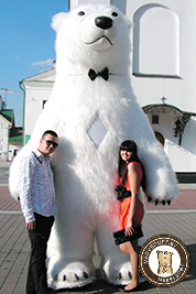 Urșii pentru o nuntă în Belarus - un spectacol de urși dansatori
