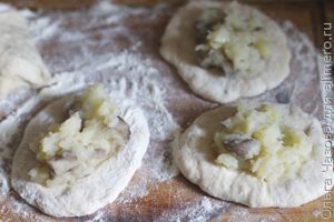 Начинка для пиріжків з картоплею і грибами