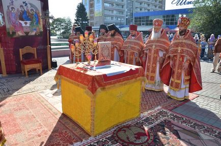 Національну божественну літургію на центральній площі