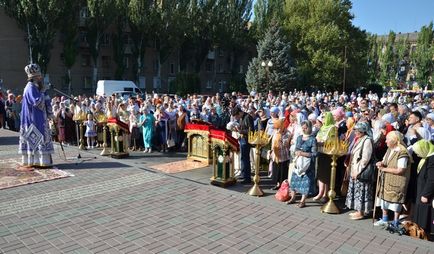 Nemzeti isteni liturgia a központi tér (Human fog akarni) Nemzeti isteni liturgia a központi téren