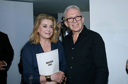 Săptămâna de haute couture din Paris Catherine Deneuve și Carla Bruni la spectacolul jean paul gaultier couture