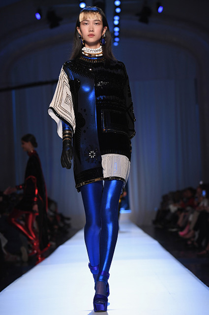 Тиждень високої моди в Парижі Катрін Деньов і Карла Бруні на показі jean paul gaultier couture