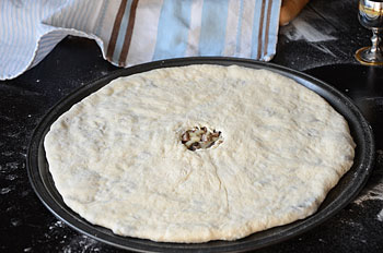 Осетинський пиріг з грибами - рецепт з покроковими фото