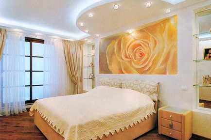 Iluminarea în luminile dormitorului cu tavan întins, deasupra patului, fotografie, lumină și iluminare, candelabru în