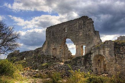 Cave city mangup-kale - mergi în vacanță