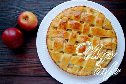 Tort cu mere din rețetă de aluat de drojdie cu fotografie