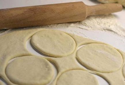 Пиріжки з фаршем на сковороді - покроковий рецепт з фото на