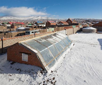 Підземна теплиця валіпіні з урожаєм круглий рік