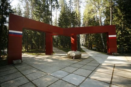 Victimele rusești din Katyn, revista ortodoxă - o grădină plictisită