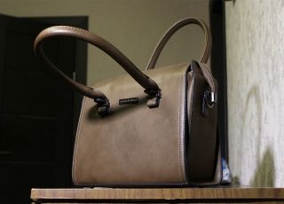 З чим носити коричневу сумку цікаві поєднання - пульс жіночої краси і моди