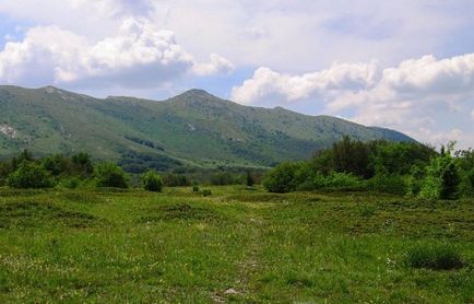 Șase pași până la chatyr-dag, Crimeea călătorește în țara legendelor, vinului și soarelui