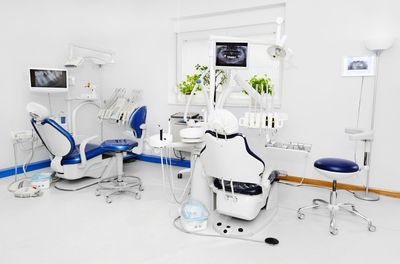 Стоматологічні центри та фірми москви