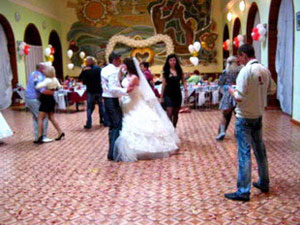 Тамада та музиканти на весілля в Євпаторії