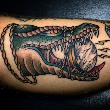 Tatuaj de tatuaj cu valoare de crocodil, 32 de fotografii, schițe