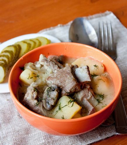 Тушковані свинячі реберця з картоплею і грибами - домашні рецепти з фото крок за кроком!