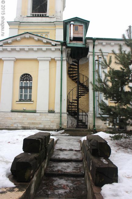 Садиба Косино в москві храмовий комплекс, біле і чорне озеро