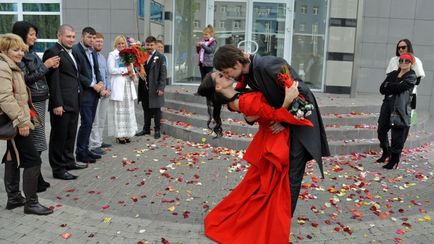 Воронезькі молодята відсвяткували наше весілля в вампірської стилі