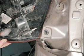 A hátsó lámpa Nissan Qashqai 2007-ben (lámpa) A hátsó lámpa Nissan Qashqai 2007