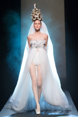 Жан-Поль Готьє здивував екстравагантними весільними сукнями