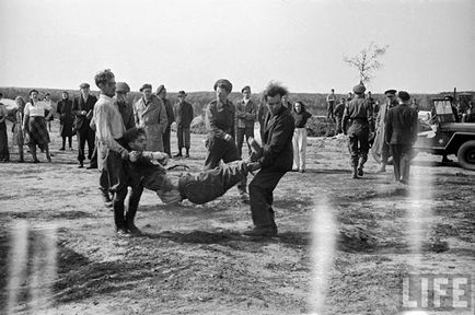 20 шокуючих фотографій з концтабору Берґен-Бельзен відразу після його звільнення