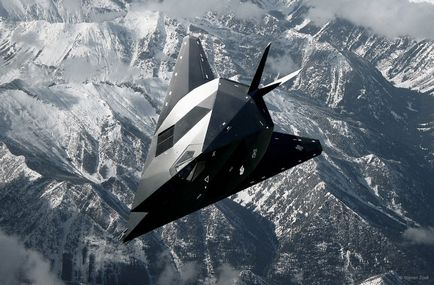 Aeronave americane invizibile lockheed f-117 nighthawk, caracteristici tehnice Tth, armament