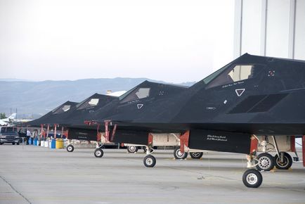 Aeronave americane invizibile lockheed f-117 nighthawk, caracteristici tehnice Tth, armament