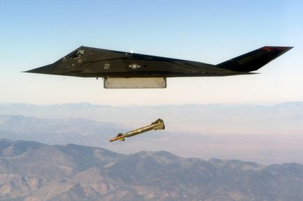 Aeronave americane invizibile lockheed f-117 nighthawk, caracteristici tehnice Tth, armament