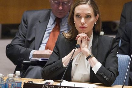 Angelina Jolie - biografie, poze, filme, stiri 2017, brad pitt, copii
