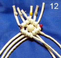 Curea de desen cu ciucuri si margele in tehnica macrame - targ de maestri - manual, manual