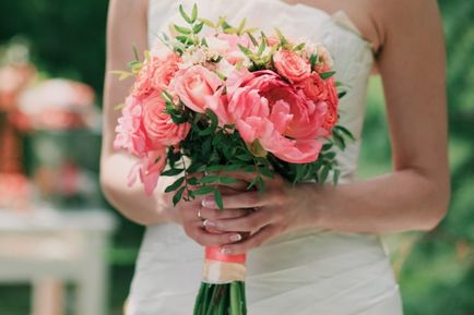 Buchet de mireasa de la pioni, facem o compozitie florala