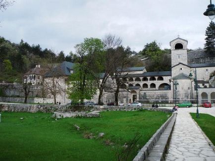Цетінський монастир святі місця