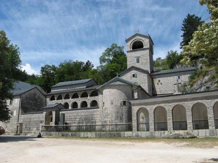Цетінський монастир святі місця