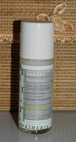 Deodorant antiperspirant cu extract de coada-calului 
