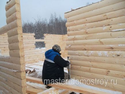 Raport de fotografie privind construirea unei case 6x6 m de la un bar din apropierea orașului Pavlovsky Posad