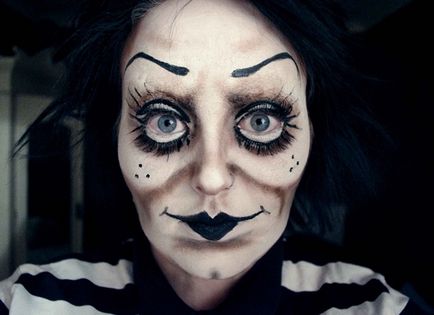 Make-up pentru Halloween 2017 acasă cu mâinile tale ușoare pentru fete, teribil pentru bărbați și femei