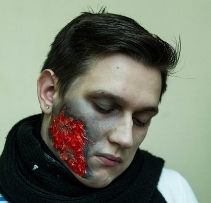 Make-up pentru Halloween 2017 acasă cu mâinile tale ușoare pentru fete, teribil pentru bărbați și femei