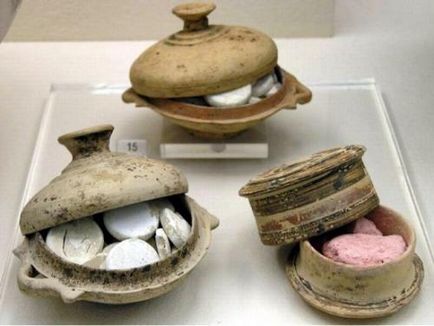 Istoria cosmeticelor din lumea antică, prod make up