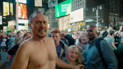 Hogyan működik 02:00 „szerelés nélkül ragasztás” a film „Birdman”