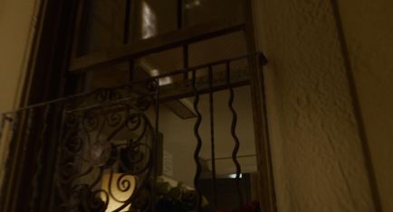 Hogyan működik 02:00 „szerelés nélkül ragasztás” a film „Birdman”