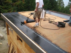 Cum să acoperiți un acoperiș de garaj cu instrucțiuni și recomandări de tehnician