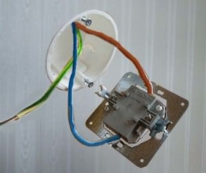 Cum de a schimba socket-urile video în legătură cu înlocuirea comutatoarelor în casă