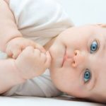 Hogyan mossa a baba orra otthon, az orvos otthon