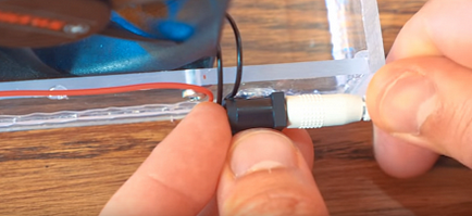 Cum sa faci un mini-aer conditionat de la un ventilator, caramida si apa (caramida) Cum sa faci un mini-conditioner de la un ventilator, o caramida si o apa