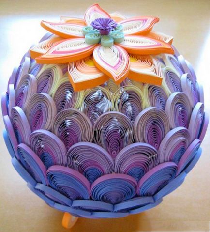 Cum sa faci bile de Anul Nou in tehnica Quilling