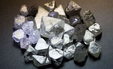 Як виглядає необроблений алмаз, що впливає на його ціну